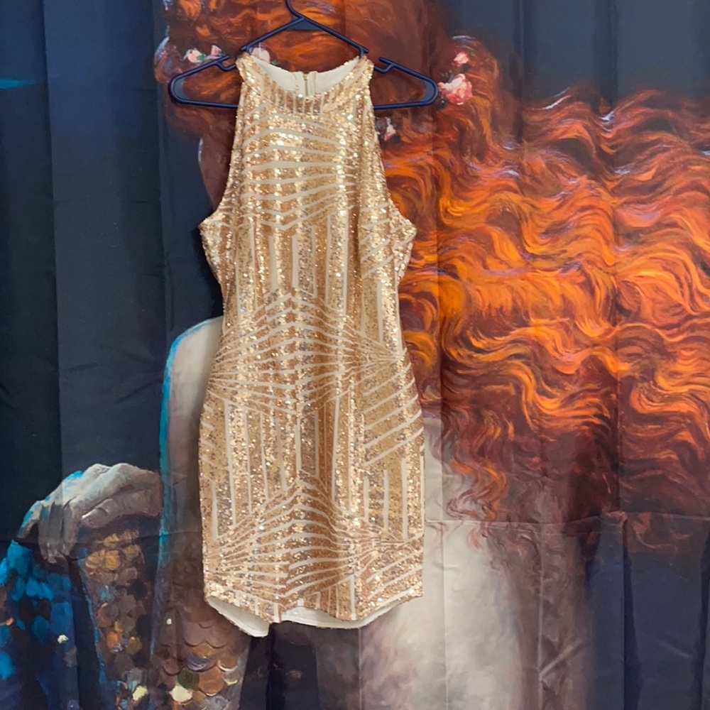 Sexy, short, gold and sparkling!!
